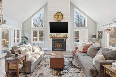 /international/us/97-angell-road-cumberland-ri-110104977274/