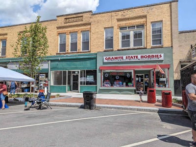 /international/us/18-pleasant-street-claremont-nh-110085008004/