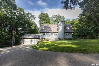 /international/us/1374-n-forrest-drive-germantown-hills-il-110119632267/