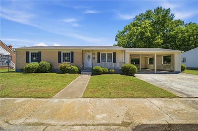 /international/us/224-hall-street-franklin-va-110108612998/