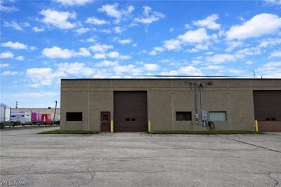 /international/us/1787-highland-road-twinsburg-oh-110105309164/