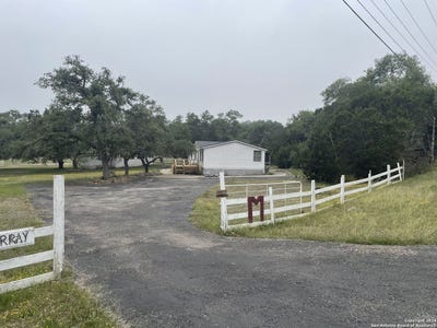 /international/us/1061-spring-branch-rd-spring-branch-tx-110108502321/