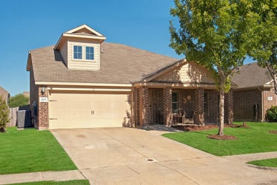 /international/us/2015-crosby-drive-forney-tx-110120453886/