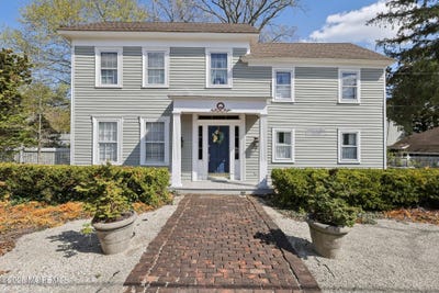 /international/us/408-n-main-street-barnegat-nj-110108665941/