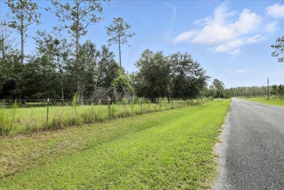 /international/us/138th-terrace-live-oak-fl-110100620525/