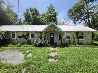 /international/us/1303-highway-63-cabool-mo-110101088671/