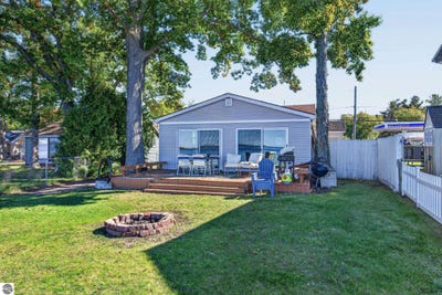/international/us/278-w-houghton-lake-drive-prudenville-mi-110120412619/