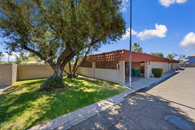 /international/us/5233-n-15th-drive-phoenix-az-110108542540/