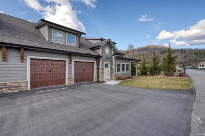 /international/us/98-brett-way-hiawassee-ga-110106146854/