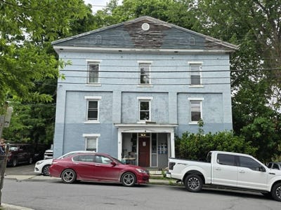 /international/us/16-school-street-brattleboro-vt-110108548539/
