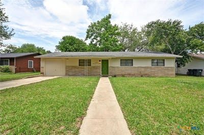 /international/us/201-hillcrest-drive-luling-tx-110099956086/
