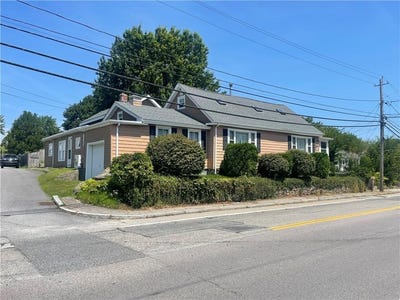 /international/us/134-dexter-street-cumberland-ri-110101210808/