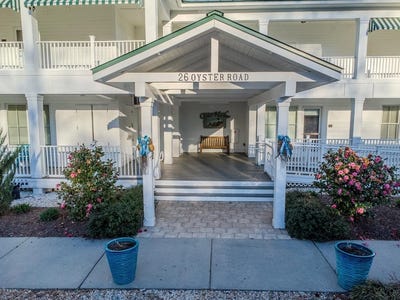 /international/us/26-oyster-road-urbanna-va-110106810679/