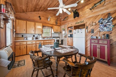 /international/us/150-birds-eye-road-rangeley-plt-me-110107827747/