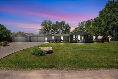 /international/us/3906-oo-highway-odessa-mo-110099827454/
