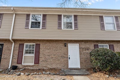 /international/us/115-king-george-court-jacksonville-nc-110105870738/