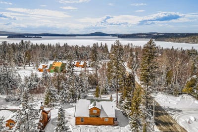 /international/us/1-woodys-lane-rangeley-me-110107400684/