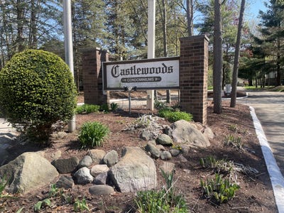 /international/us/35815-hunter-avenue-westland-mi-110107654322/