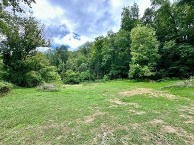 /international/us/4308-8th-street-road-huntington-wv-110099402156/
