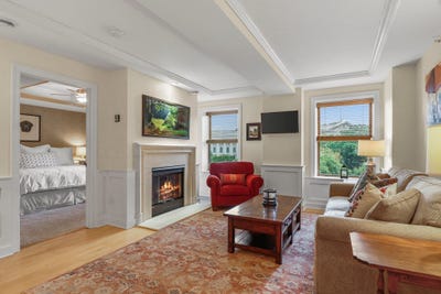 /international/us/123-w-washington-avenue-madison-wi-110098597754/