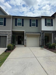 /international/us/194-river-dell-townes-avenue-clayton-nc-110104994515/