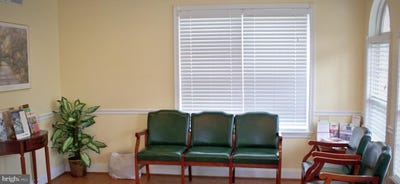 /international/us/208-crain-highway-glen-burnie-md-110106556528/