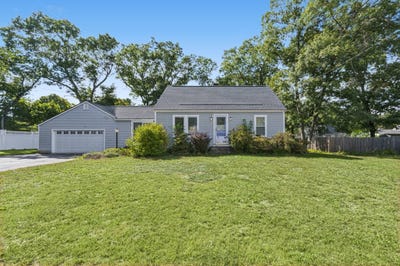 /international/us/4-amos-st-tewksbury-ma-110110336174/