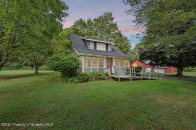 /international/us/60-w-lake-winola-road-west-abington-twp-pa-110101235180/