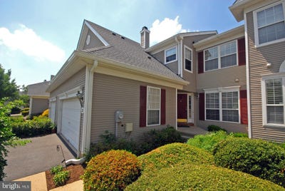 /international/us/221-colt-street-pennington-nj-110108170265/