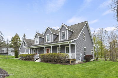 /international/us/31-fox-run-st-lee-ma-110107549587/