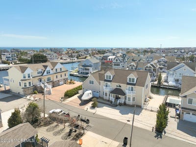 /international/us/305-sloop-lane-mantoloking-nj-110107027170/