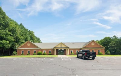 /international/us/202-clark-st-farmville-va-110107866175/