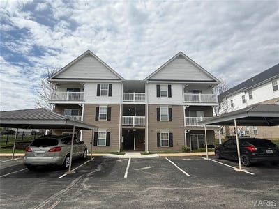 /international/us/6102-spring-river-drive-o-fallon-mo-110106782166/
