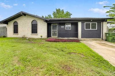 /international/us/15131-oakwood-lane-balch-springs-tx-110108665205/