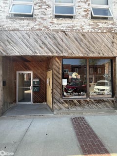 /international/us/113-n-jefferson-street-mount-pleasant-ia-110108798597/