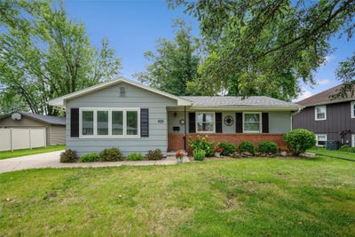 /international/us/1301-s-11th-avenue-e-newton-ia-110101119636/