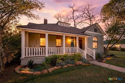 /international/us/1202-pecan-street-bastrop-tx-110106846936/