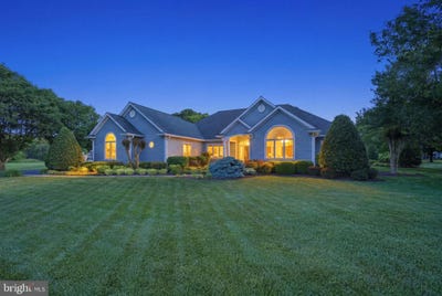 /international/us/2812-harvest-court-chester-md-110108353848/