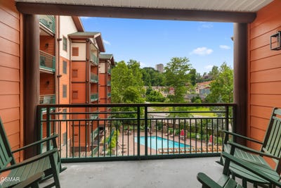 /international/us/215-woliss-lane-gatlinburg-tn-110108541403/