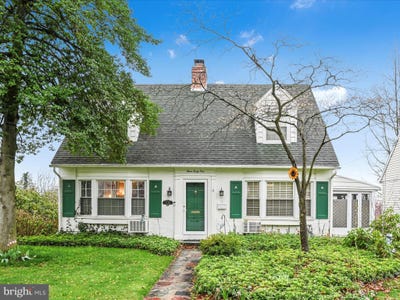 /international/us/341-creston-road-york-pa-110098574976/