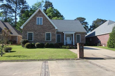 /international/us/9-twin-oaks-place-laurel-ms-110098617377/