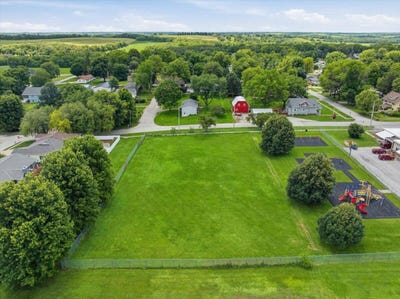 /international/us/1-16-acres-e-10th-street-malvern-ia-110108749498/