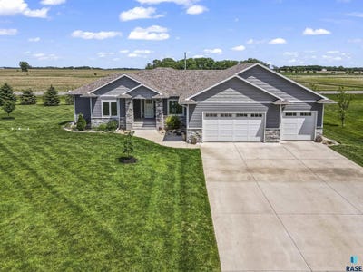 /international/us/27164-fairway-pl-sioux-falls-sd-110106330761/