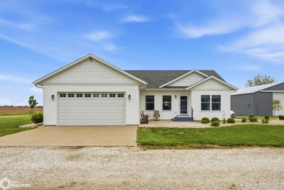 /international/us/636-township-road-1400e-stronghurst-il-110107841121/