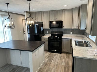 /international/us/351-utah-belleville-mi-110120485131/