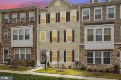 /international/us/13044-jessica-grove-place-woodbridge-va-110108579325/
