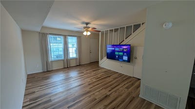 /international/us/2437-n-brophy-avenue-fayetteville-ar-110107317053/