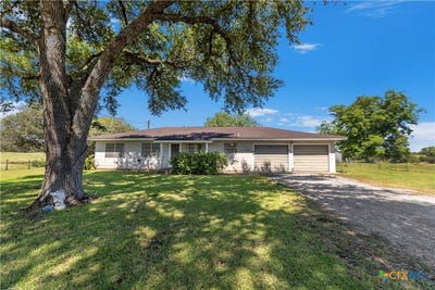 /international/us/2602-bootlegger-lane-yoakum-tx-110108583037/