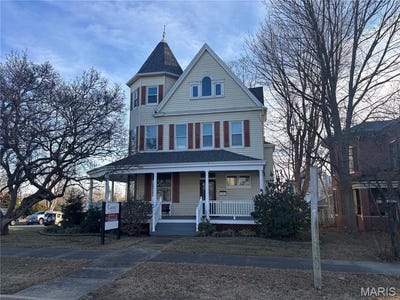 /international/us/1010-franklin-street-carlyle-il-110104587187/