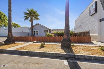 /international/us/618-south-c-street-oxnard-ca-110099980975/